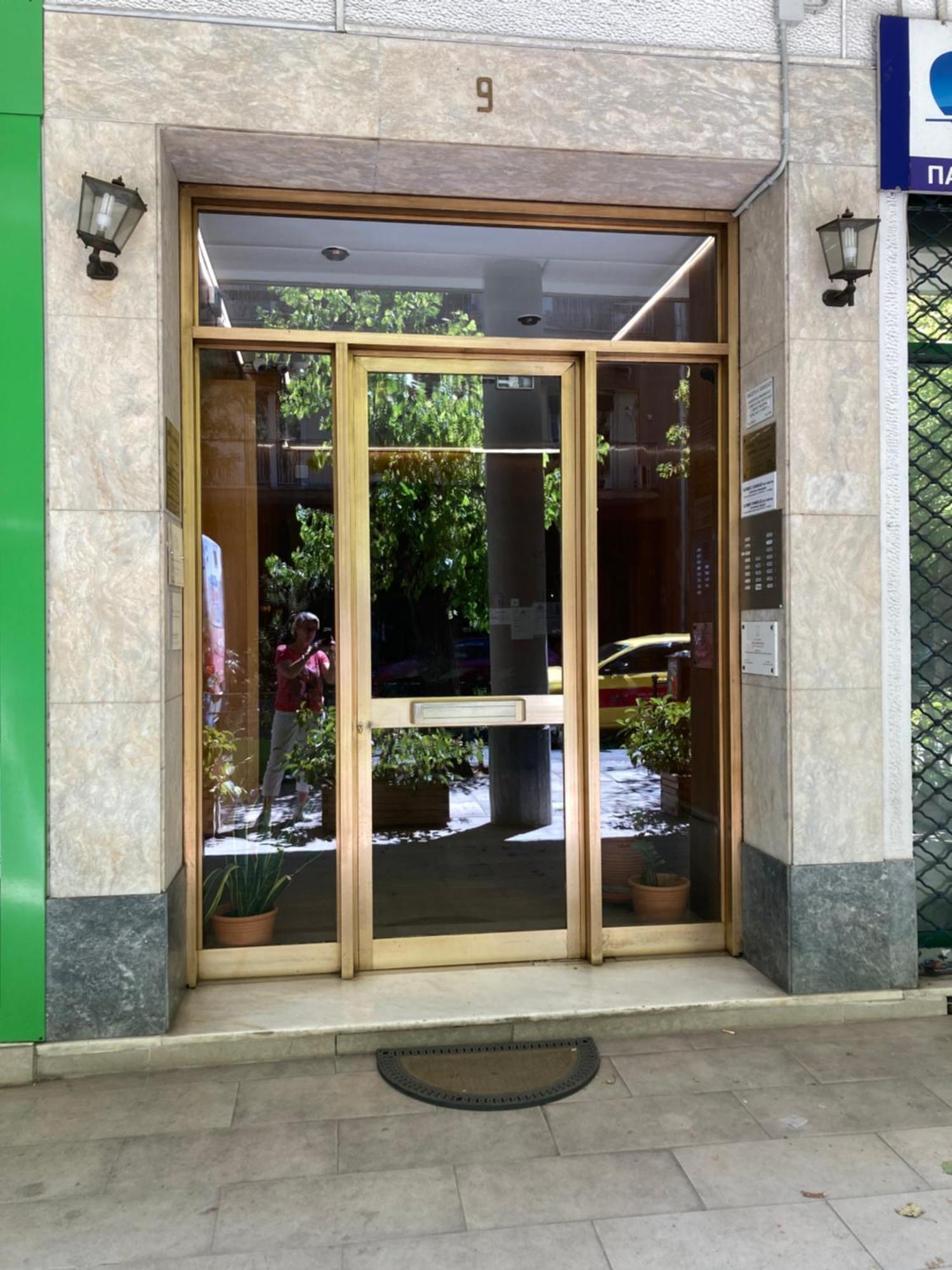 Ilisia Apartment Next To Metro Megaro Mousikis Atenas Exterior foto